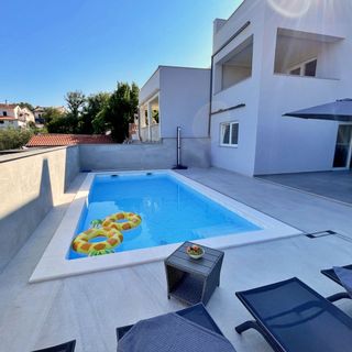 Apartments Bonum with Private Pool Silo (4)