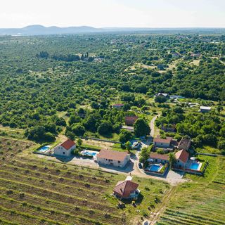 House Stone Curlew 5 Lišane Tinjske (4)