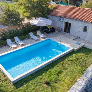 House Stone Curlew 2 Lišane Tinjske (4)