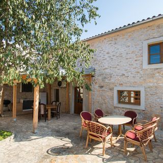 House Stone Curlew 1 Lišane Tinjske (3)