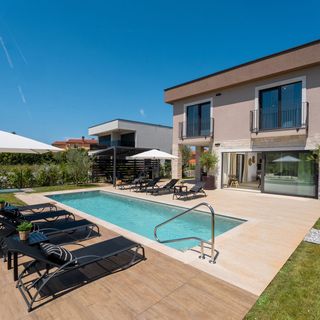 Villa Palazzina I s bazenom i wellnesom Vranici (5)