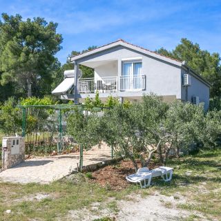 Apartments With Parking Space Cove Smrčeva, Brač - 20193 Smrčeva (2)