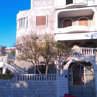 Apartments and Room Rest Sumartin (2)