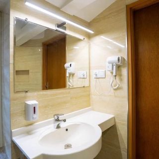 Hotel Victory Home (3)