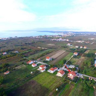 Apartments L.P.M Nin (2)