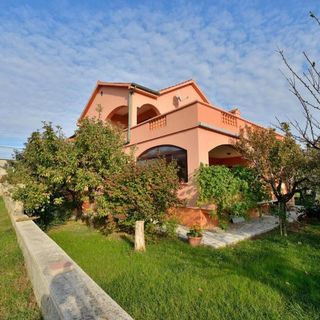 Apartments L.P.M Nin (5)