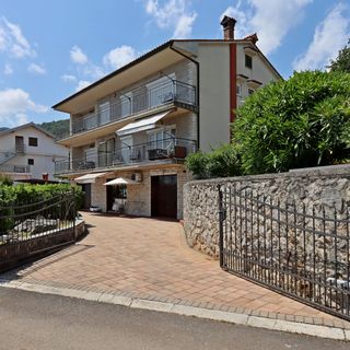 Apartmanok Parkolóhellyel Lovran, Opátia - Opatija - 23701 Lovran (2)