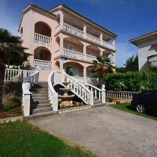 Apartmanok és Szobák Parkolóhellyel Lopar, Rab - 23825 Lopar (2)