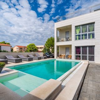 Apartmanok Családok Részére Medencével Vir - 23976 (4)