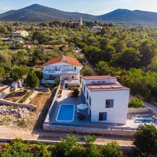 Apartments Cozy Lukoran (4)