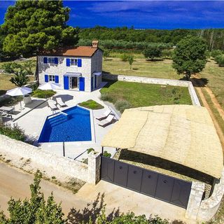 Villa Villa Lenka s bazenom Sveti Lovrec (4)