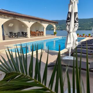 Pensiunea Alex&Restaurant Eșelnița (3)