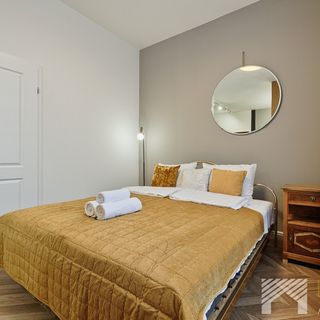 Kolorova Apart - Gold (3)