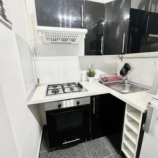 Victoriei spacious studio București (4)