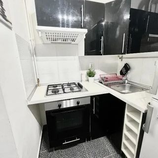 Victoriei spacious studio București (4)