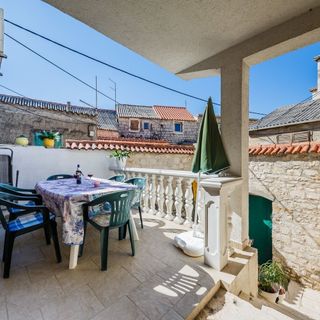 Apartments Villa Mirakul Kastel Novi (4)