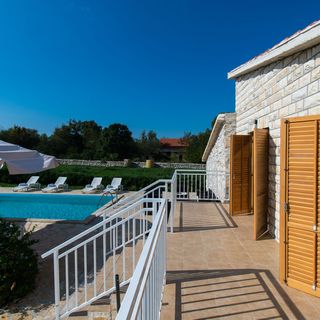 House Stone Curlew 4 Lišane Tinjske (4)