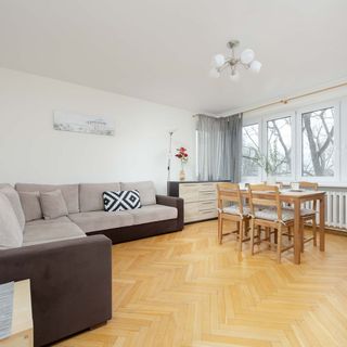 Smolna 10 | Jasny Apartament | Biurko | Warszawa (3)