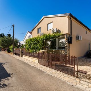 Apartman Gornji Karin - CDA618 (4)