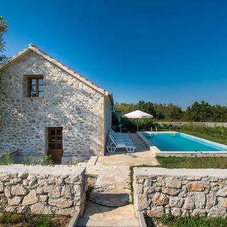 House Stone Curlew 3 Lišane Tinjske (4)