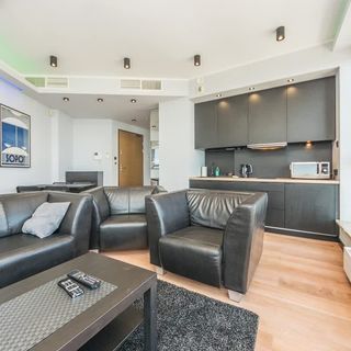 Hryniewickiego 6B | Elegancki Apartament | Widok na morze (3)