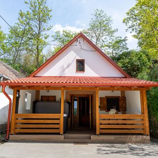 Berger Pince és Lodge Császártöltés (2)