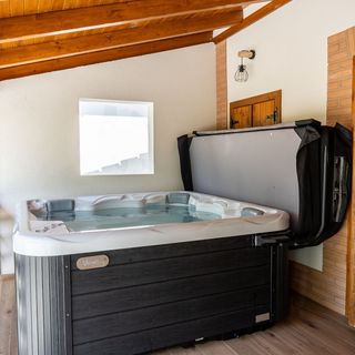 Berger Pince és Lodge Császártöltés (3)