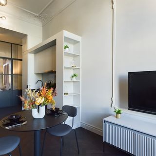 Hoża 39 Warszawa | Wyjątkowy Apartament | Biurko (2)