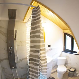 Cabana Izvorul Miclăușa Vama (5)