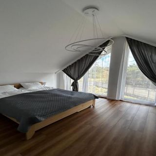 Dom na łące Jantar (2)