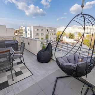 Downtown Loft Apartment with Jacuzzi București (4)