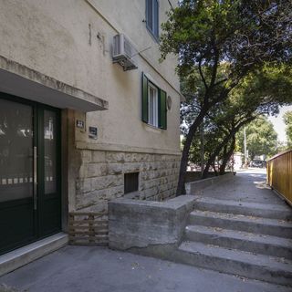 Apartman Nettle Tree Split (3)