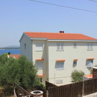 Island Retreat Tkon (2)