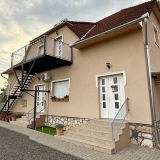 Nyugalom Szigete Apartmanok Harkány (4)
