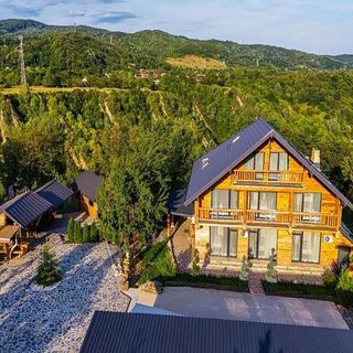 Bârlogul Vikingilor Lunca Mare (2)