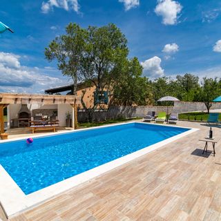 Villa May Tinjan (4)