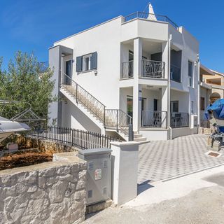 Apartments Lonamare Rogoznica (2)