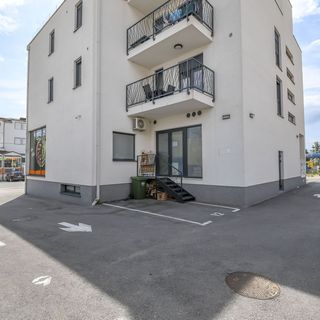 Apartments Castel L Kastel Luksic (3)