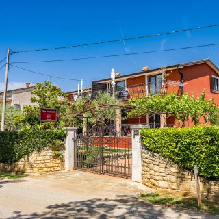 Apartments Villa Amaryllis Novigrad (2)