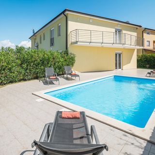 House Perci 1 Tar (2)