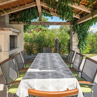 House Perci 1 Tar (3)