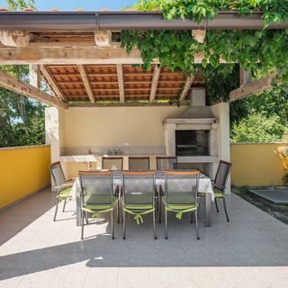 House Perci 1 Tar (4)