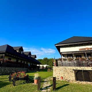 Curtea Țărănească Măldărești (2)