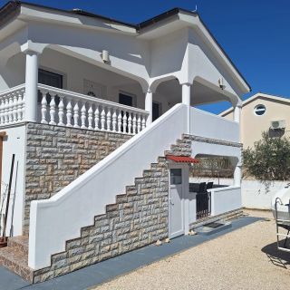 Apartments Apartmani Didovi dvori Razanac (4)