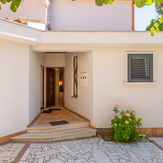 Apartments House Loncar Liznjan (4)