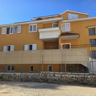 Apartments Sunflower by the sea Okrug Gornji (2)