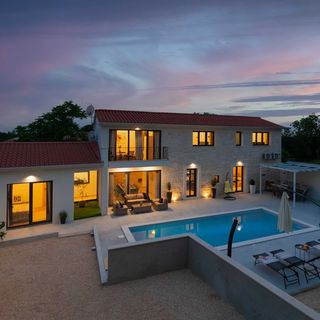 Designer Villa Simone Kringa Tinjan (2)