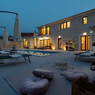 Designer Villa Simone Kringa Tinjan (4)