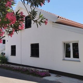 Apartmanok Parkolóhellyel Vir - 23962 (2)