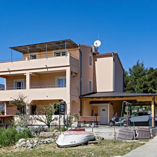 Apartmanok Parkolóhellyel Grebastica, Sibenik - 24046 Grebaštica (4)